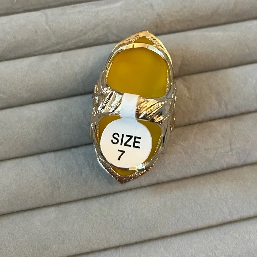 Kendra Scott yellow‎ and gold ring size 7